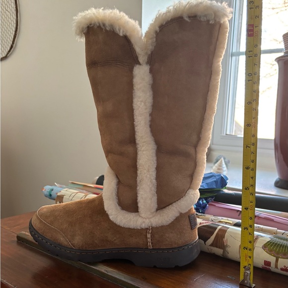 UGG shearling fully lined tall suede Sunburst boots, warm, rare and in VGUC - Picture 8 of 9